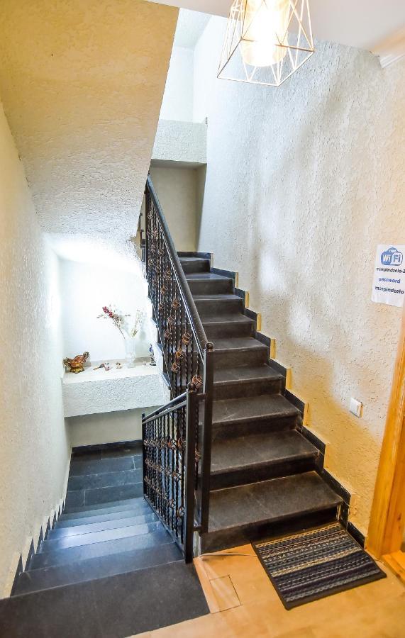 Hotel Maspindzelo クタイシ エクステリア 写真