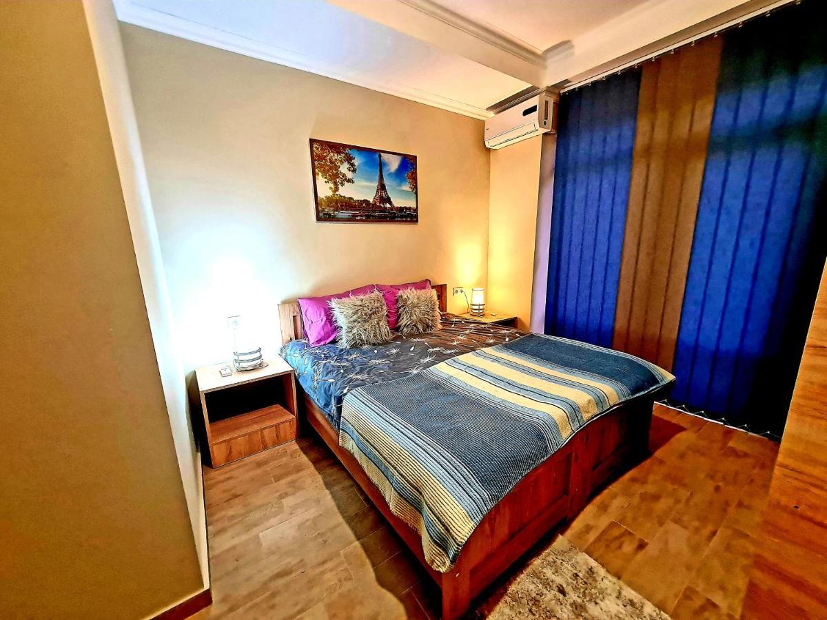 Hotel Maspindzelo クタイシ エクステリア 写真